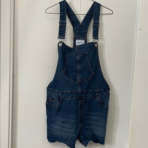Stylish Blue Denim Overall Shorts - Picture 1 of 4